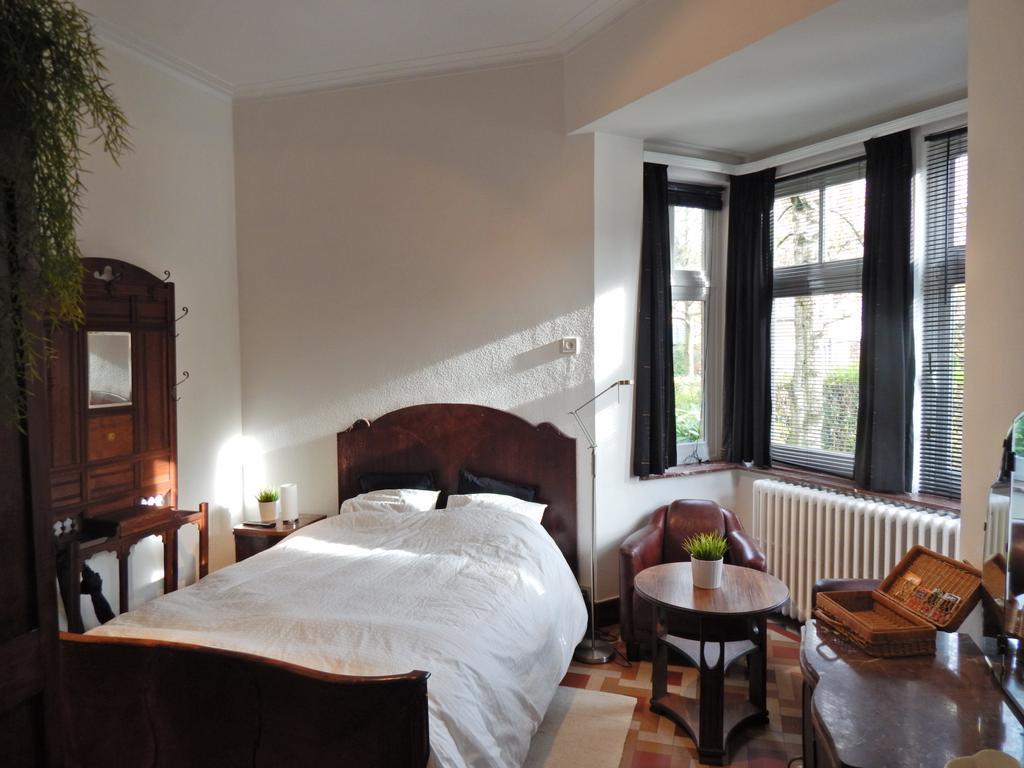 Les Remparts Hotel Binche Bagian luar foto