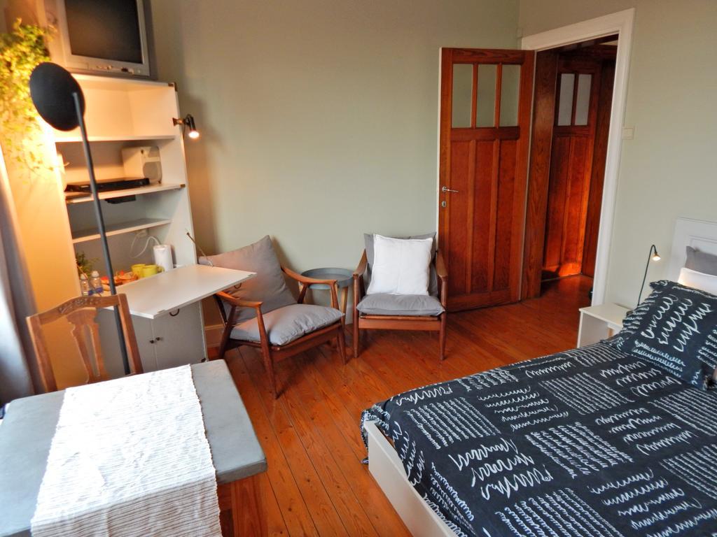 Les Remparts Hotel Binche Bagian luar foto